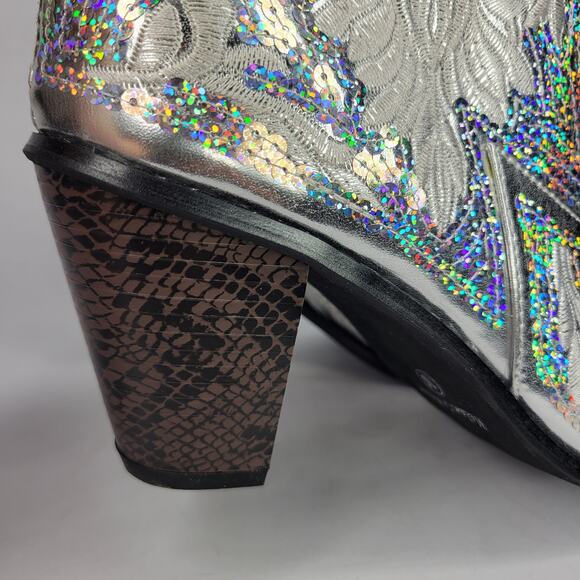 NEW Helen's Heart Embroidered Sequin Silver Metallic Cowboy Booties Size 10 - Picture 6 of 12